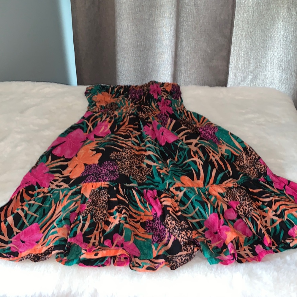 Tropical print strapless dress